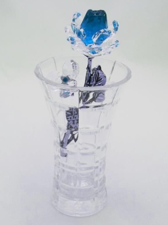 a-rose-in-a-vase-turquoise-1